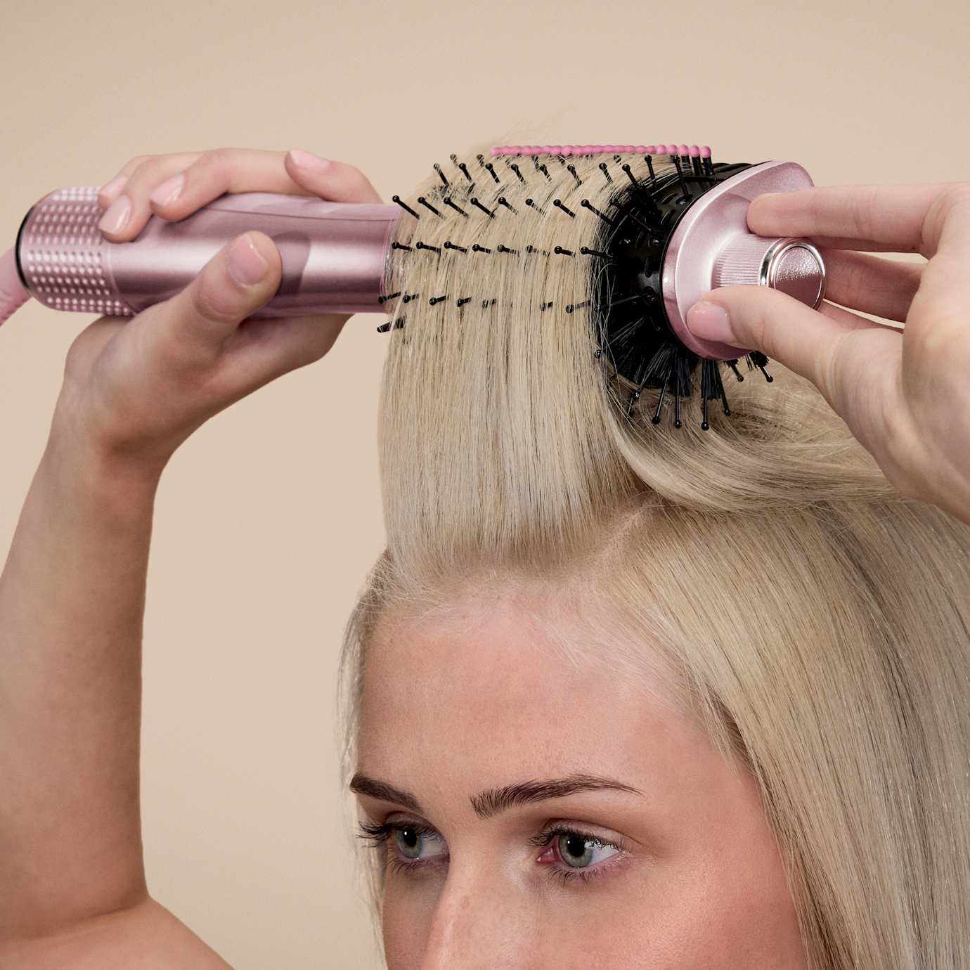 Shark Glossi Blow Dryer Brush in Raspberry - Image 3