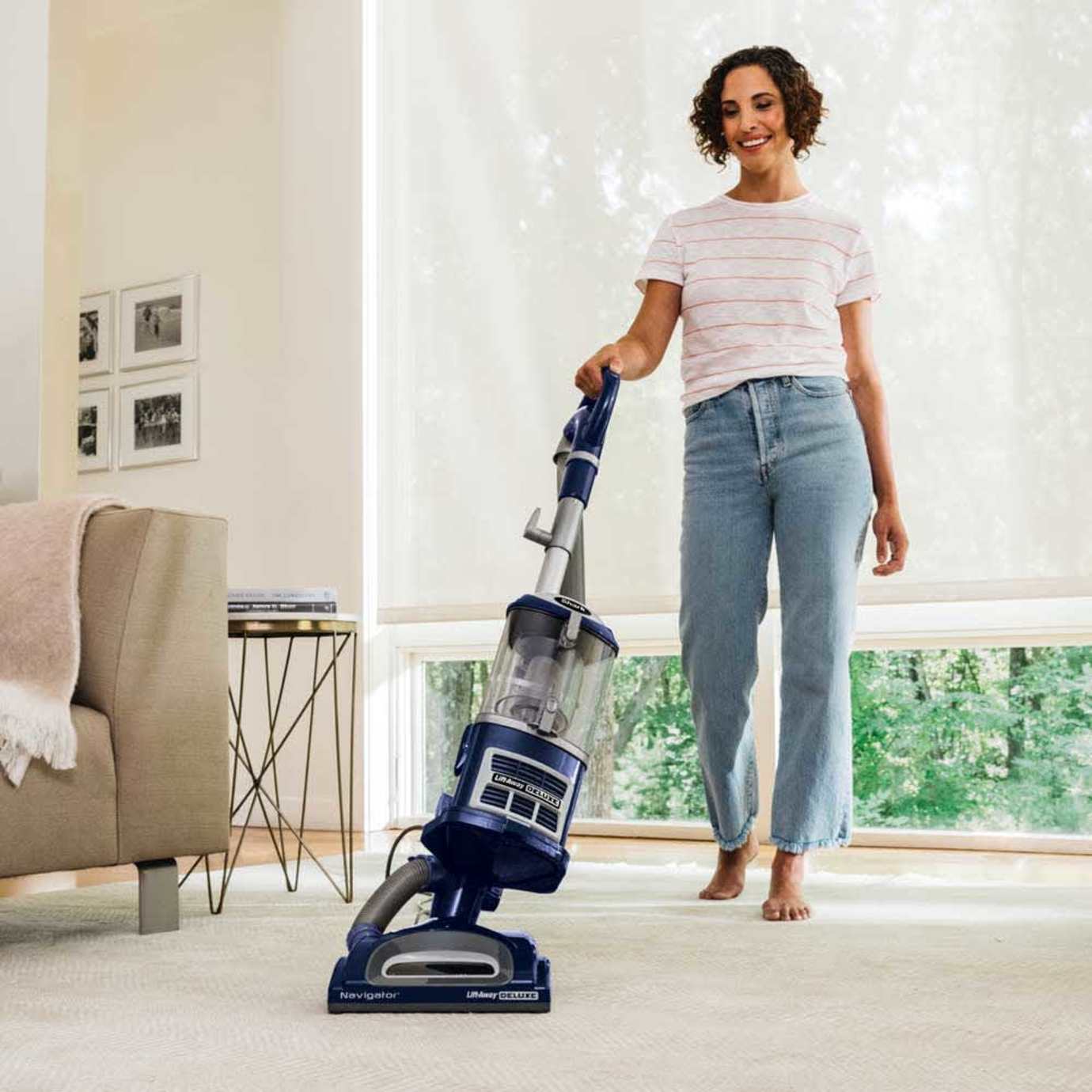 Shark Navigator Deluxe Upright Vacuum - Image 2