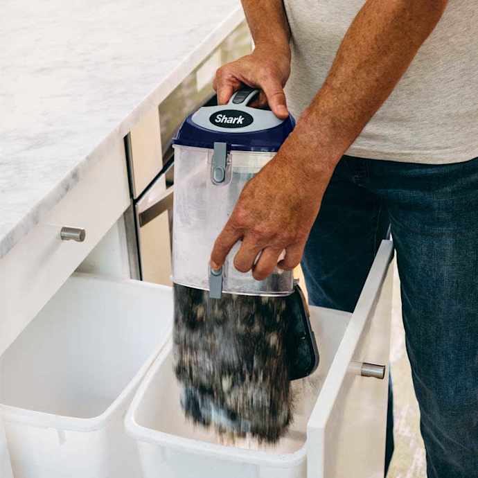 Shark Navigator Deluxe Upright Vacuum - Image 16
