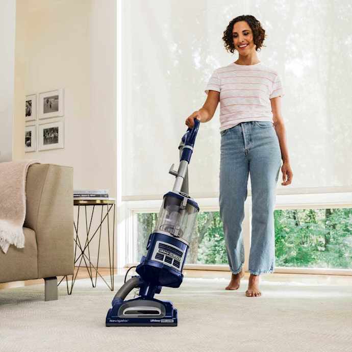 Shark Navigator Deluxe Upright Vacuum - Image 10