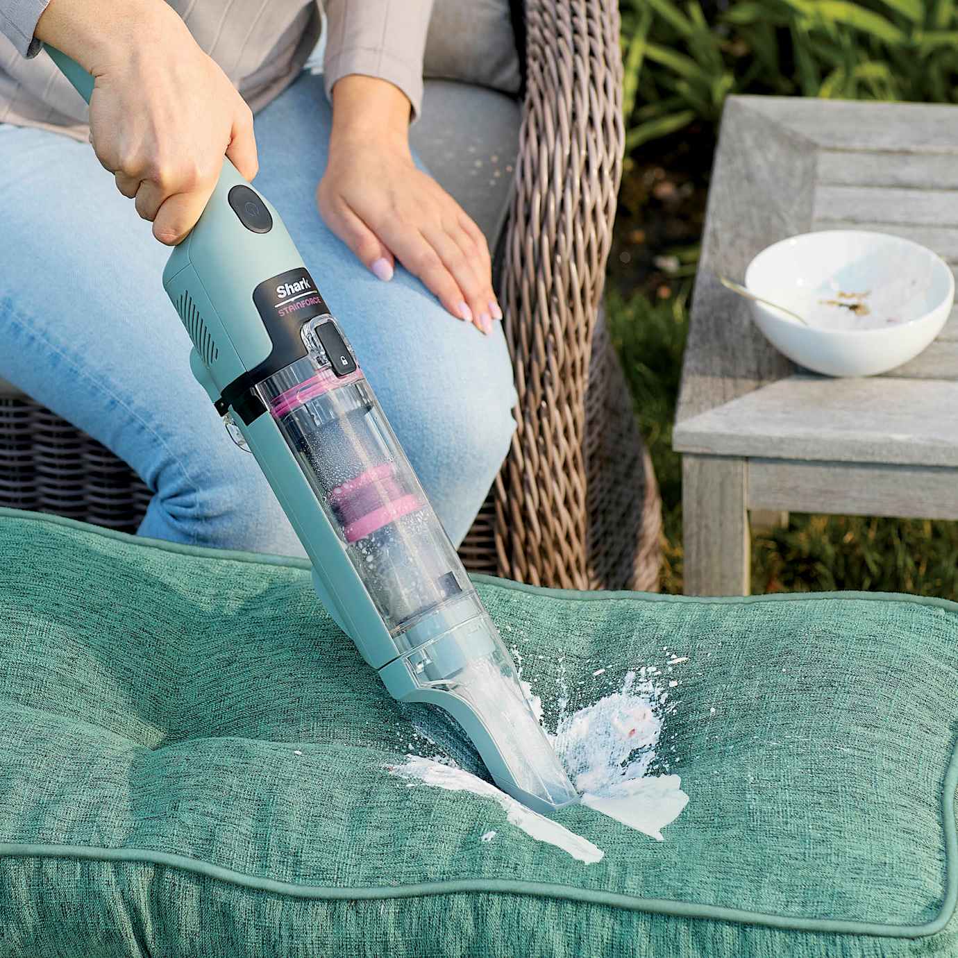 Shark StainForce Portable Spot Cleaner and Stain Cleaner - Image 5