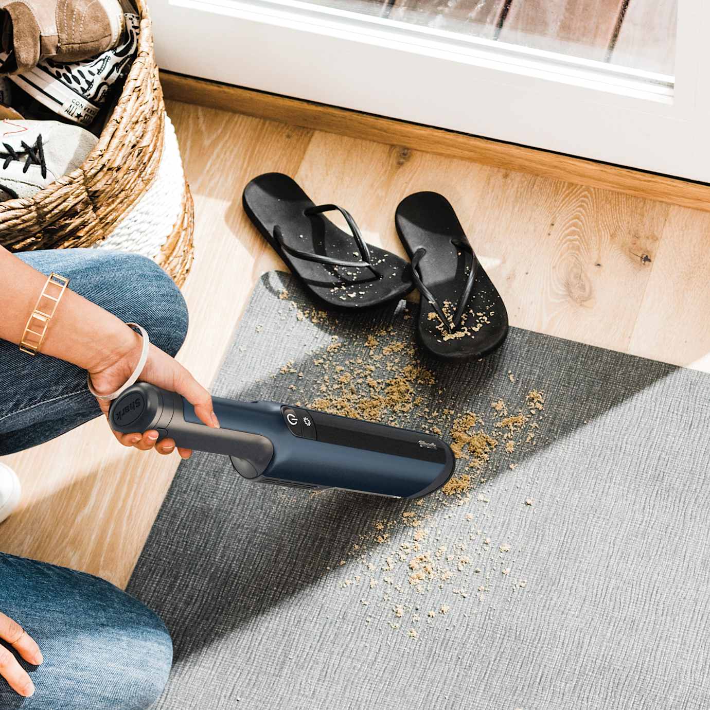 Shark WandVac Power Pet Max Cordless Handheld Vacuum - Image 5